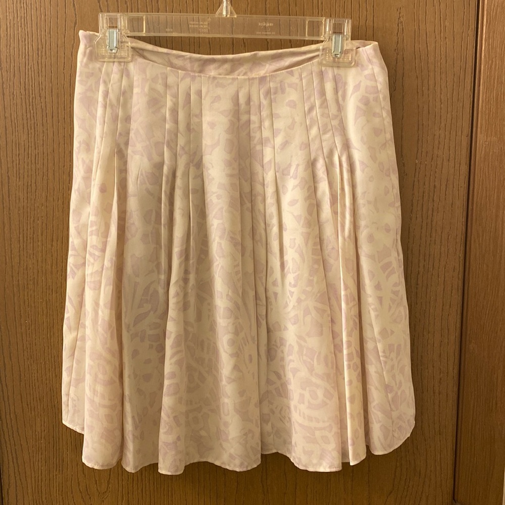 Floral pleated skirt.